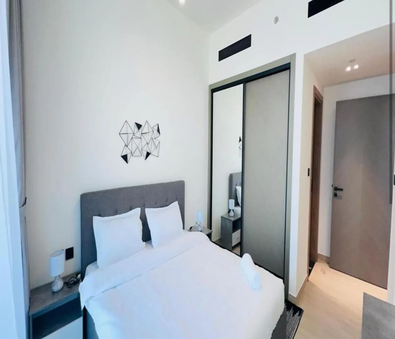 Oyo Home 1408 Standard 1Bedroom Apartment Binghatti Emerald Dubai United Arab Emirates