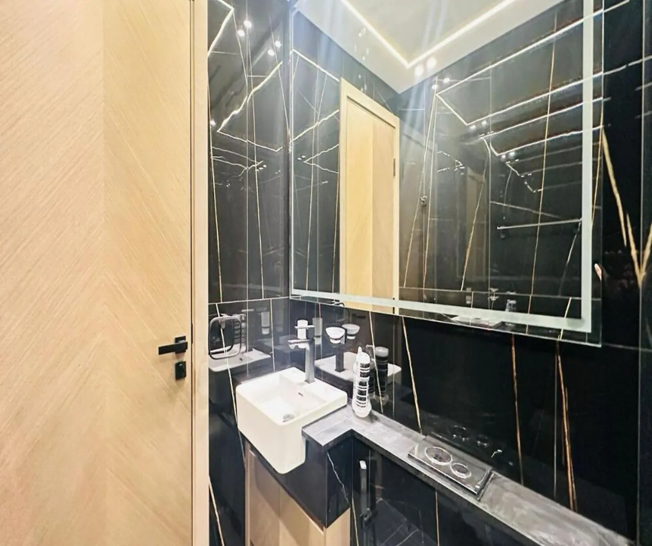 Oyo Home 1408 Standard 1Bedroom Apartment Binghatti Emerald Dubai 0*,  United Arab Emirates